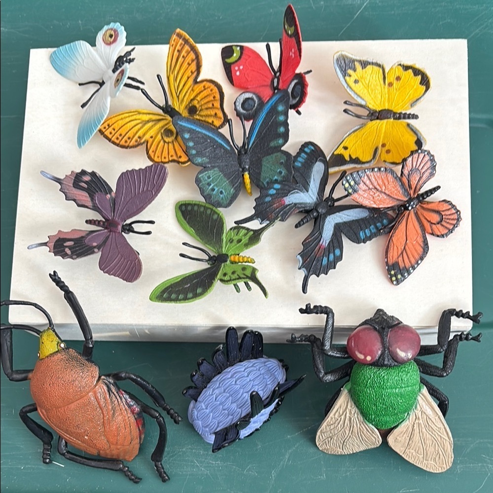 ☘️ BOGO FREE ☘️ Vintage Plastic Colorful Insect and Butterfly Toy Figurines